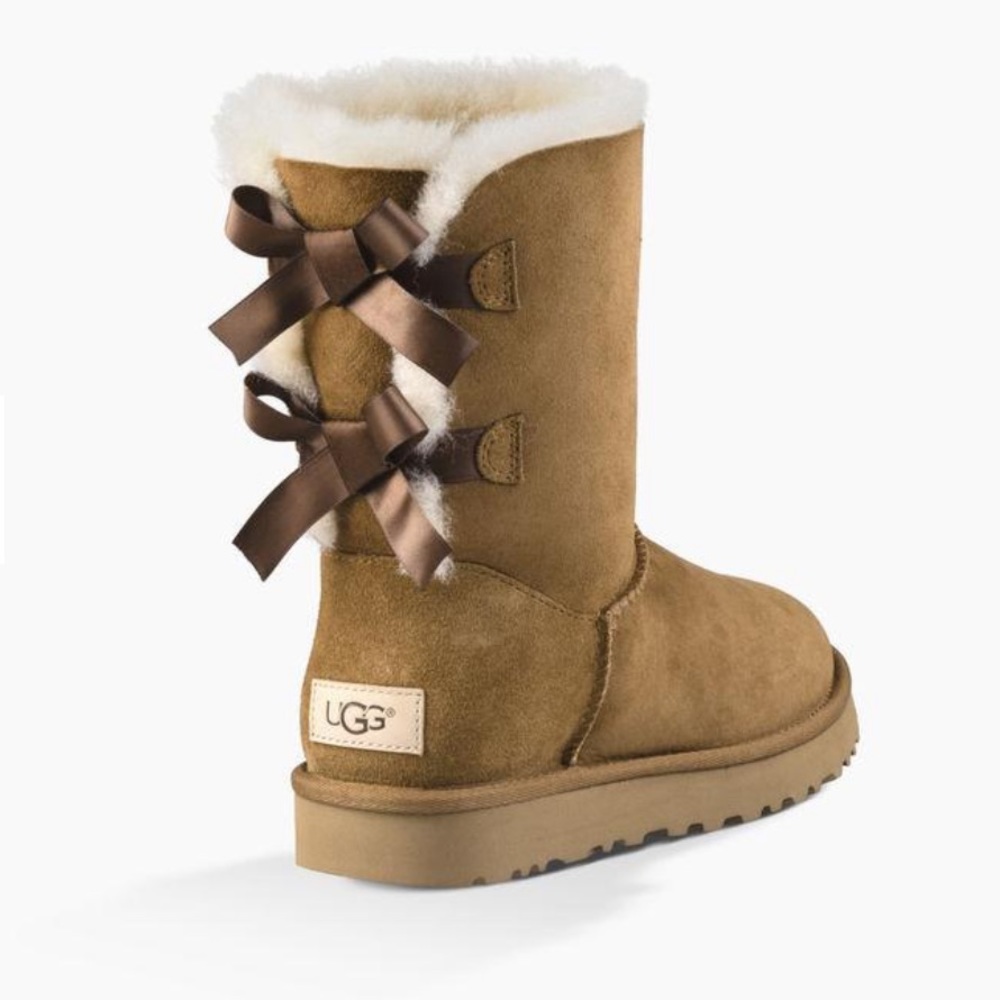 Ugg Bailey Bow boots size 6